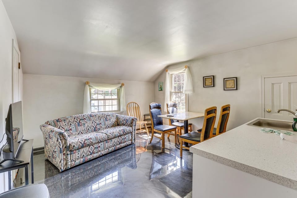 1 Mi to Dtwn Salem Apt with Garage Access! Apartment in Ohio