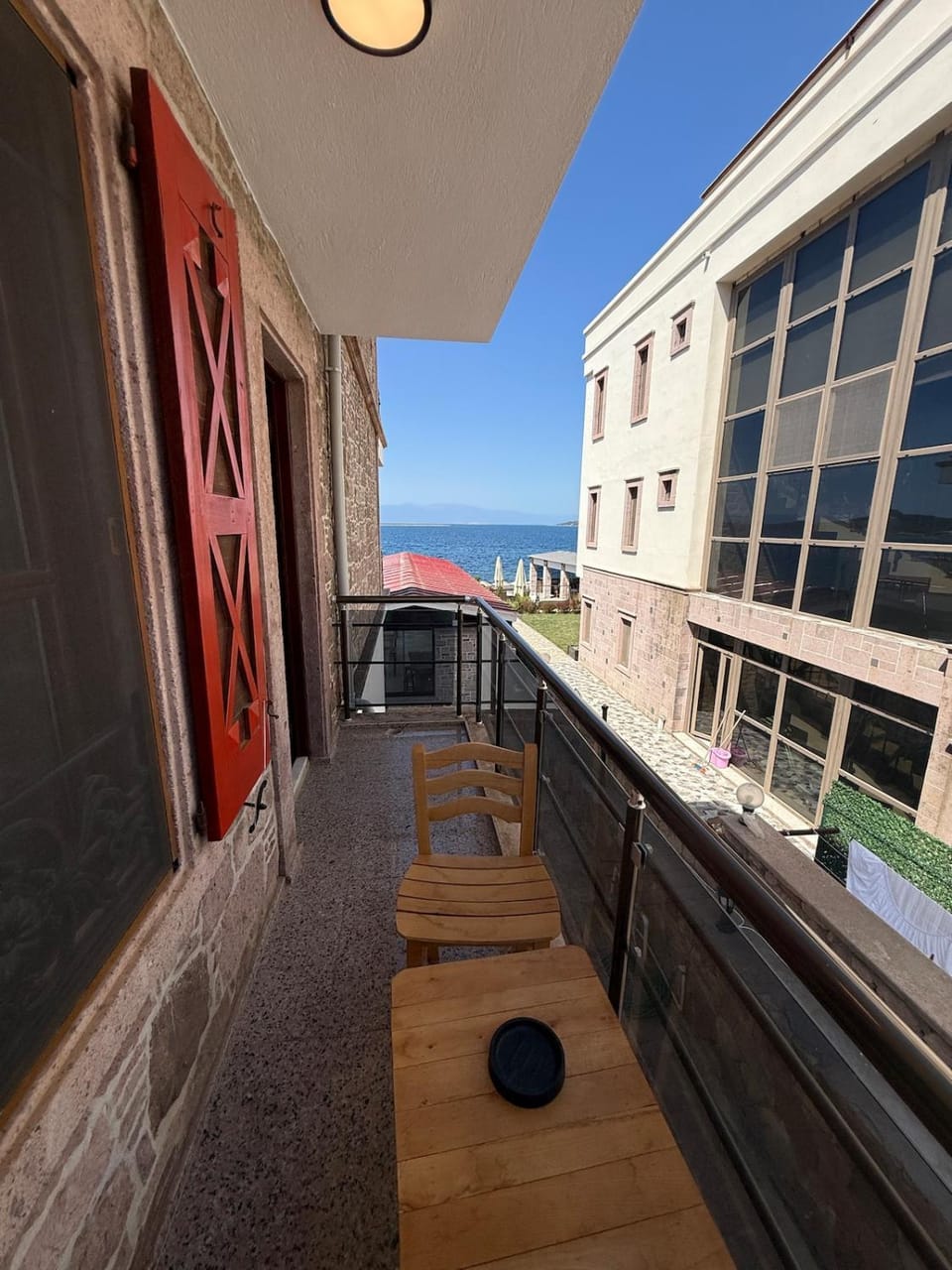 Red Shutters Cunda - Private Beach & Breakfast Bed and Breakfast in İzmir Province