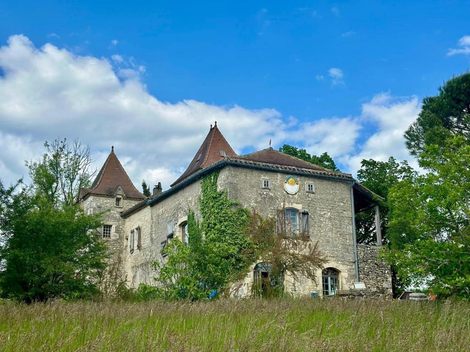 Property building, Facade/entrance, Off site