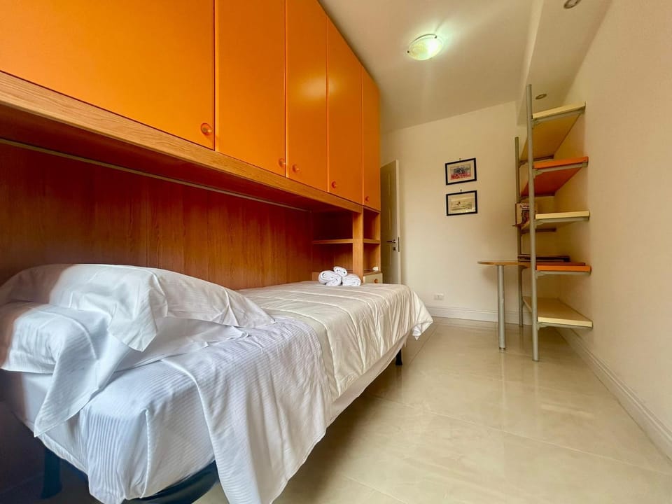 Bed, Photo of the whole room, Bedroom, towels, wardrobe