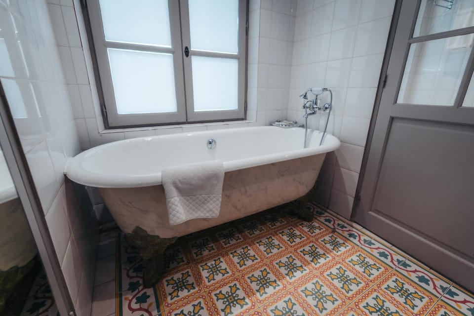 Bathroom, Bath