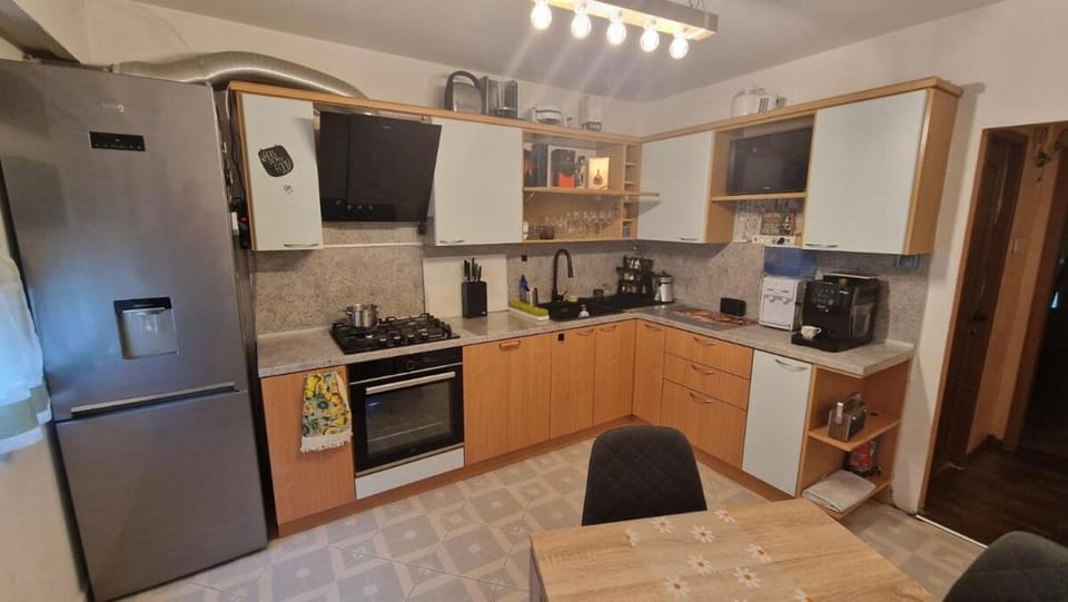 TV and multimedia, Coffee/tea facilities, Kitchen or kitchenette, Dining area, dishwasher, oven, stove
