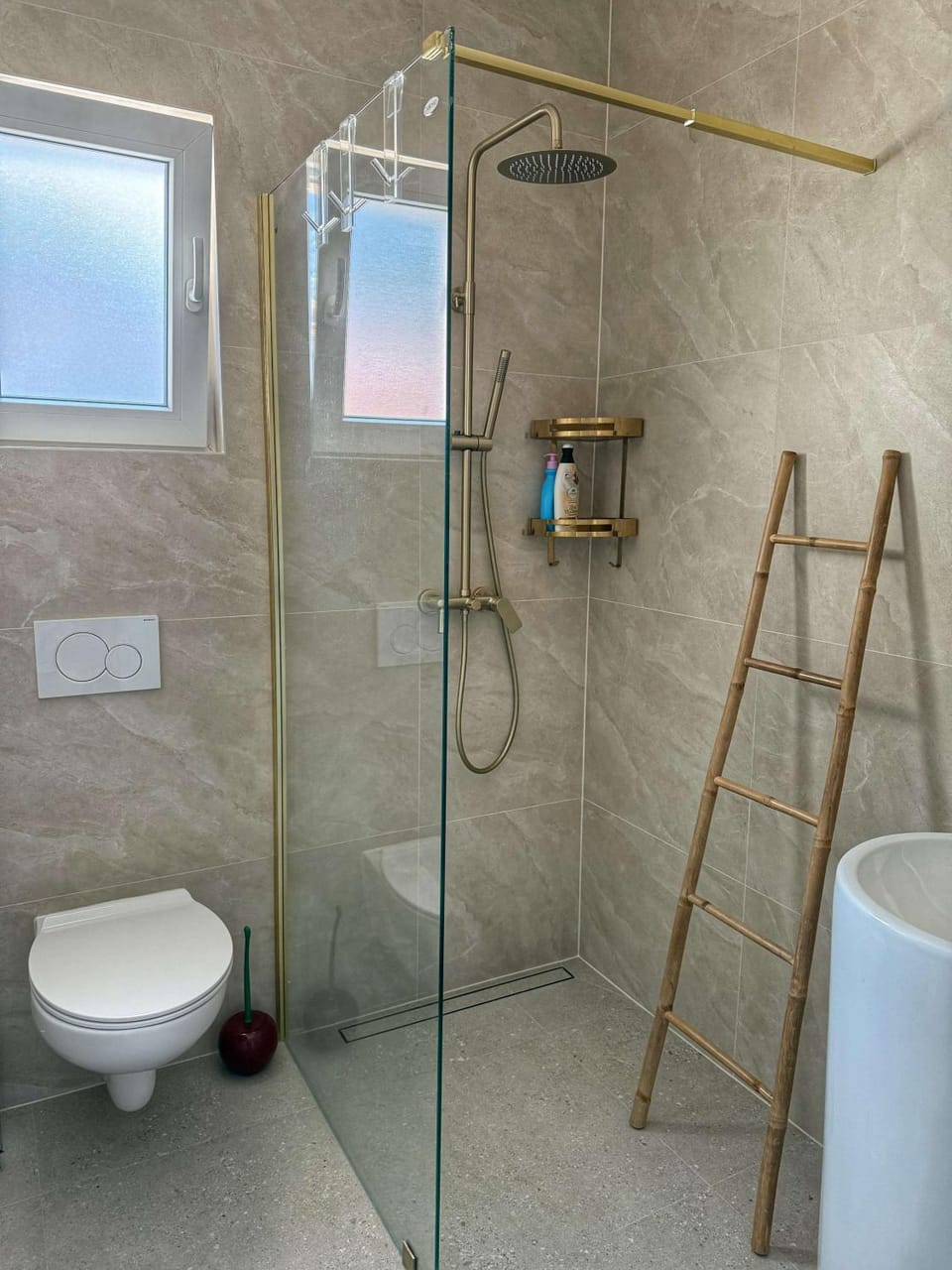 Shower, Toilet, Bathroom
