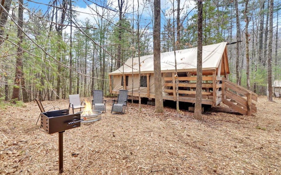 Unforgettable Georgia Glamping: Safari Tent Retreat in Suches Luxury tent in Union County