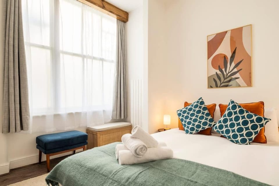 2 BR - Elegant Chelsea Stay Near V&A and Hyde Park Apartment in City of Westminster