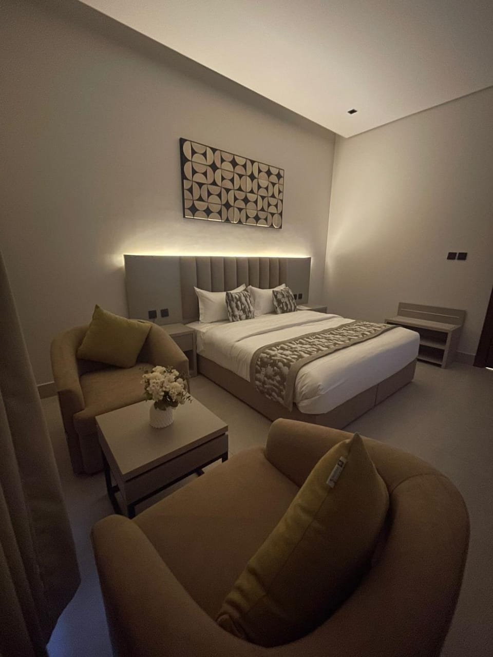 Bed, Seating area, Bedroom