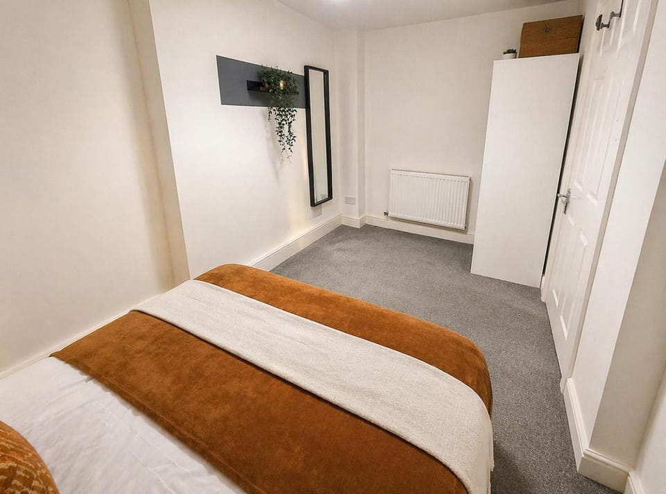 Boutique 2 Bed Bristol Abode - Parking - Garden Apartment in Bristol