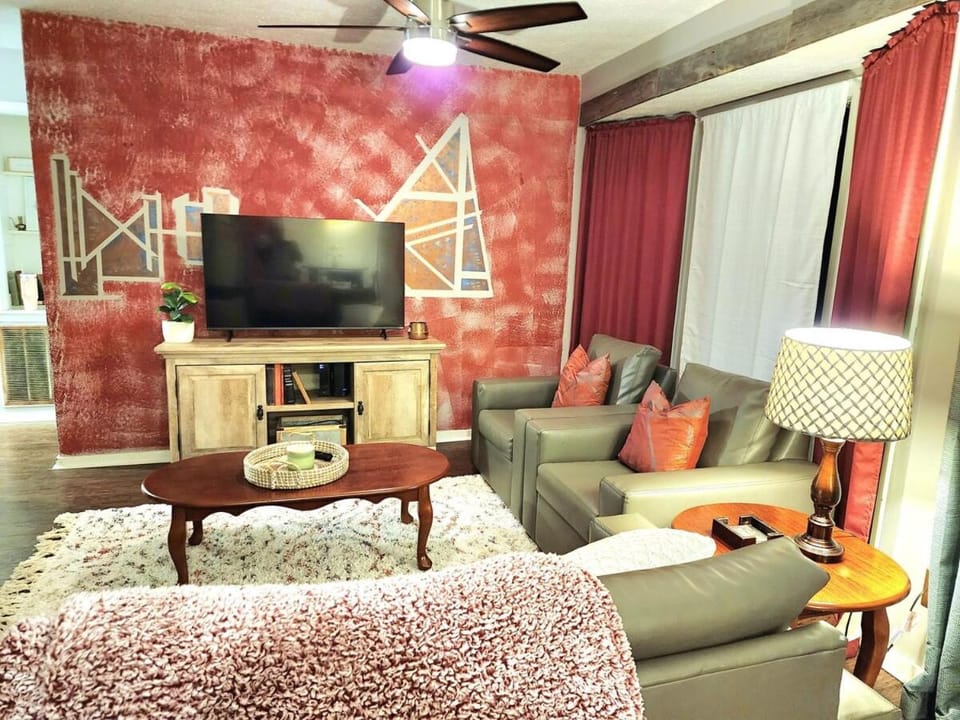 A Home Away From Home House in Fayetteville