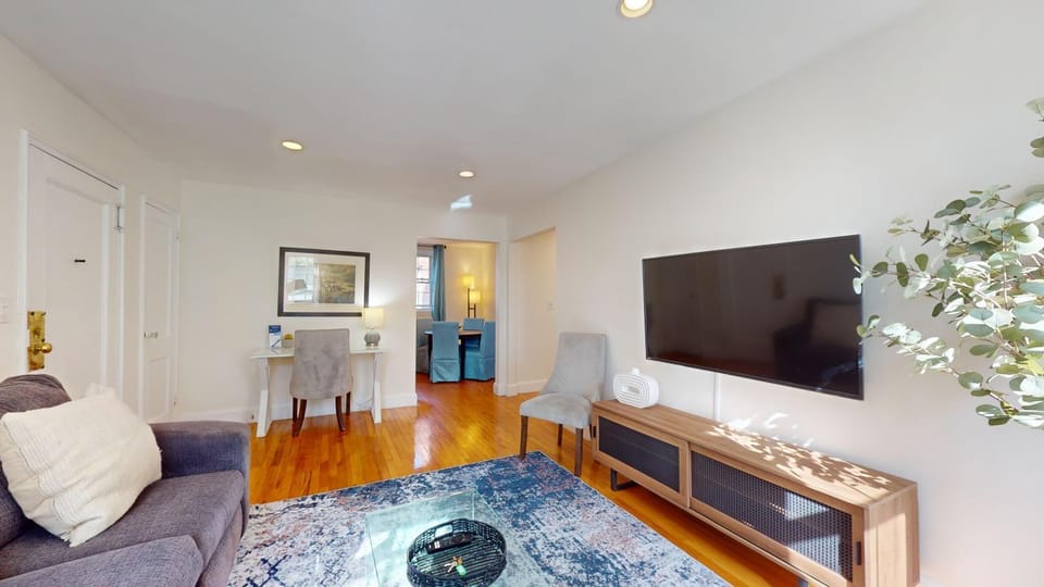 Bright 2br In Brookline Apartment in Brookline