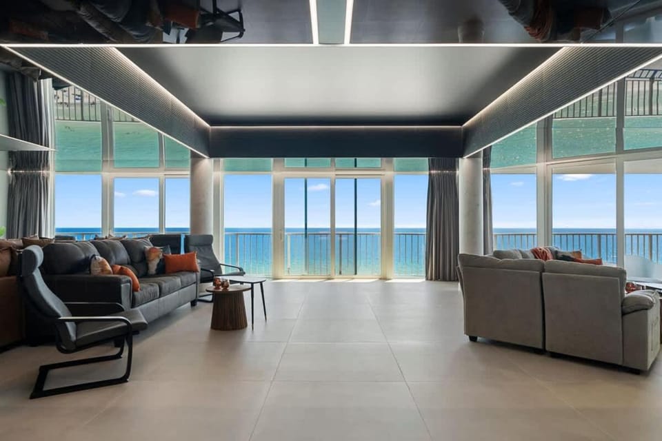The Summit Penthouse 1501 House in Lower Grand Lagoon