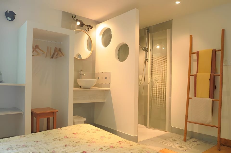 Living room, Bedroom