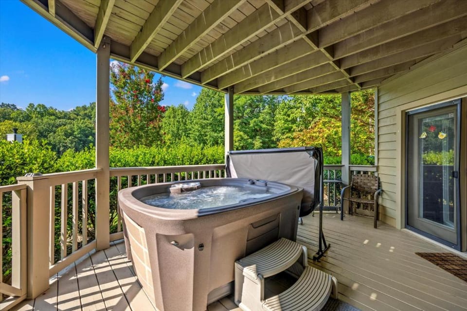 Mountains 4 Miles By Avada Properties House in Gatlinburg