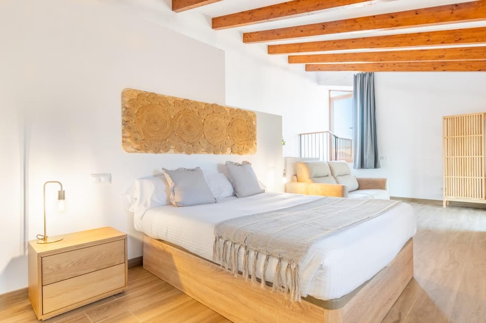 Property building, Living room, Bedroom