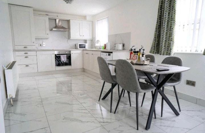 The peace bridge apartment Apartment in Londonderry