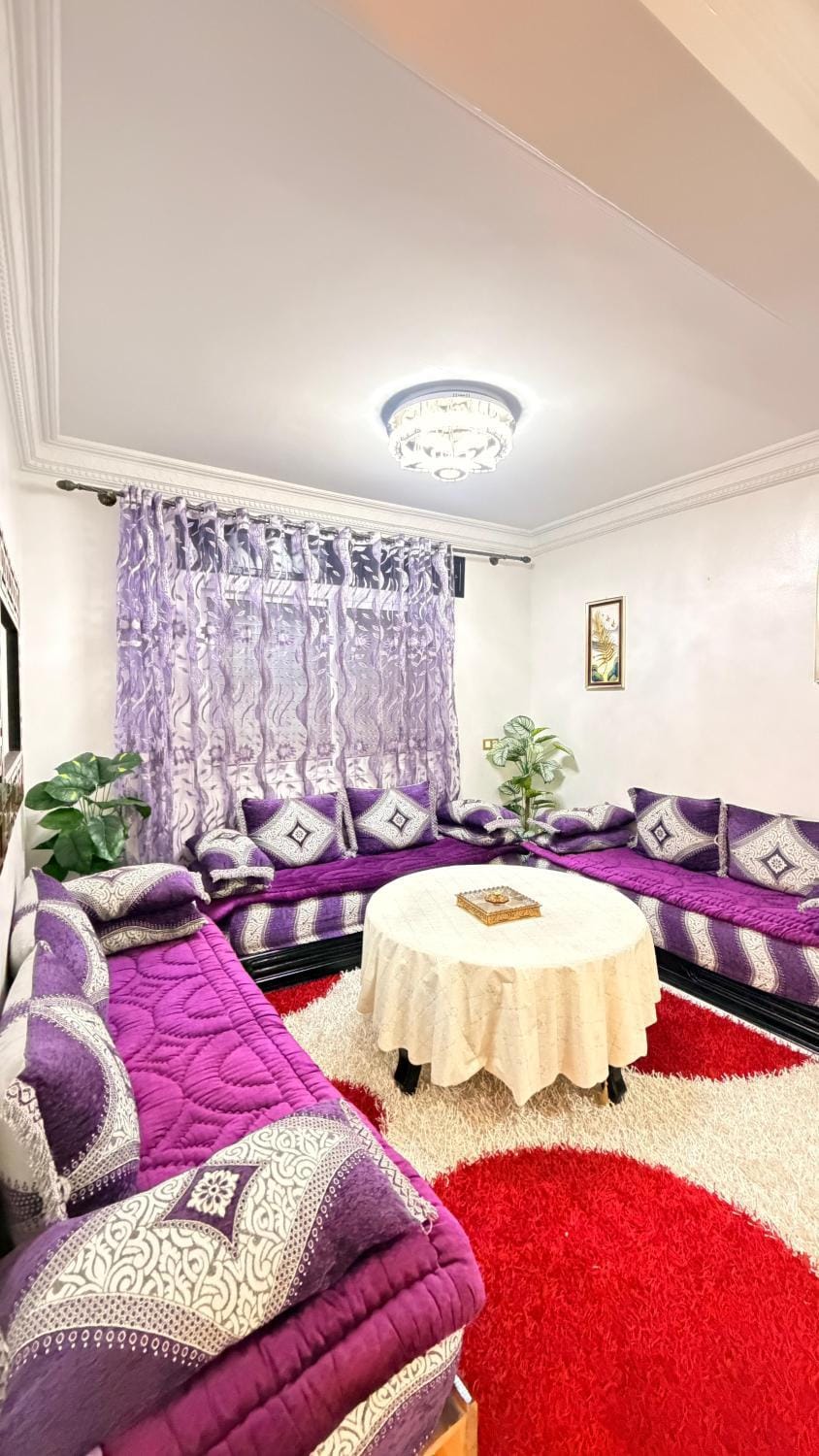 App Moyen standing avec Terrasse Apartment in Tangier