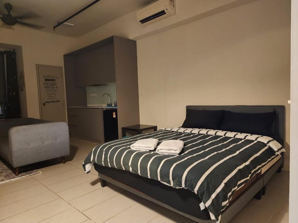 Tamarind Suite with Wi-Fi by SM Hub Apartment in Selangor, Malaysia