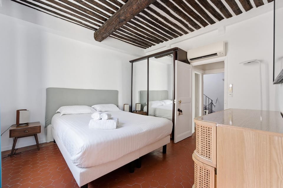 Le Bernardin Duplex - Proche Place Nationale Apartment in Antibes