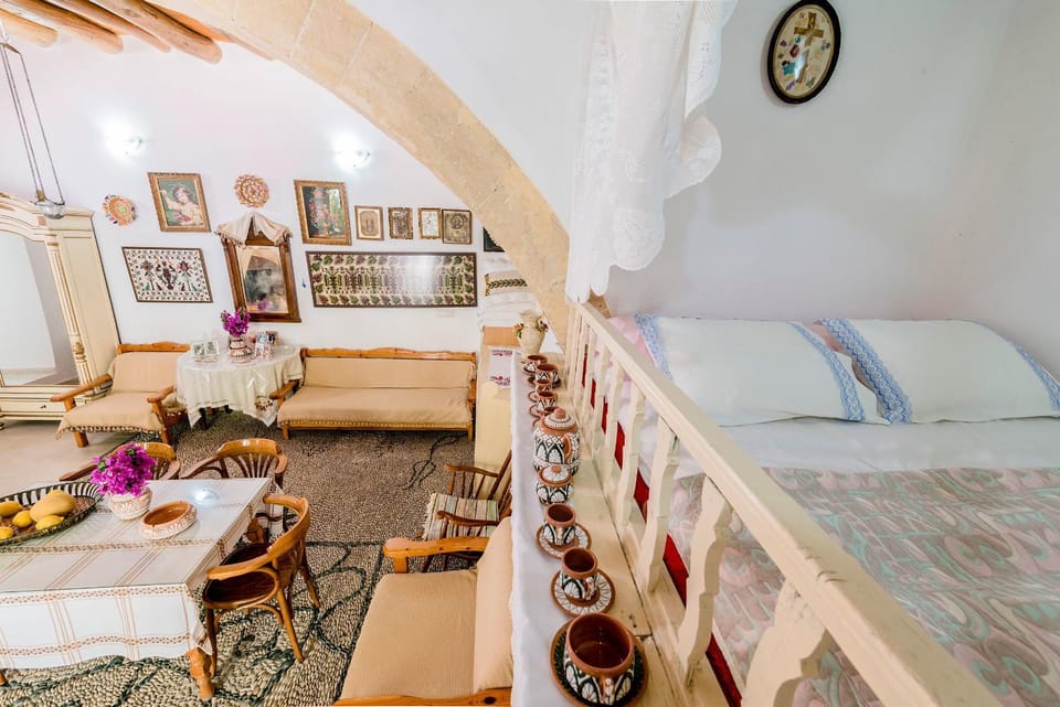 Photo of the whole room, bunk bed