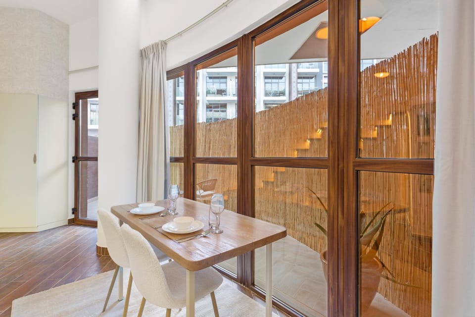 Seating area, Dining area