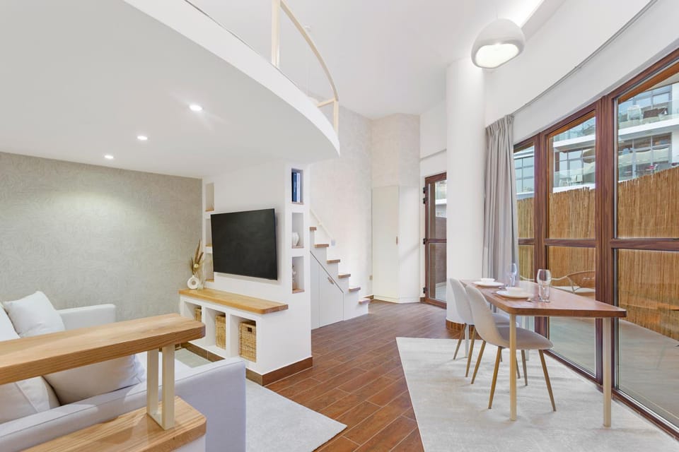 Living room, Seating area, Dining area