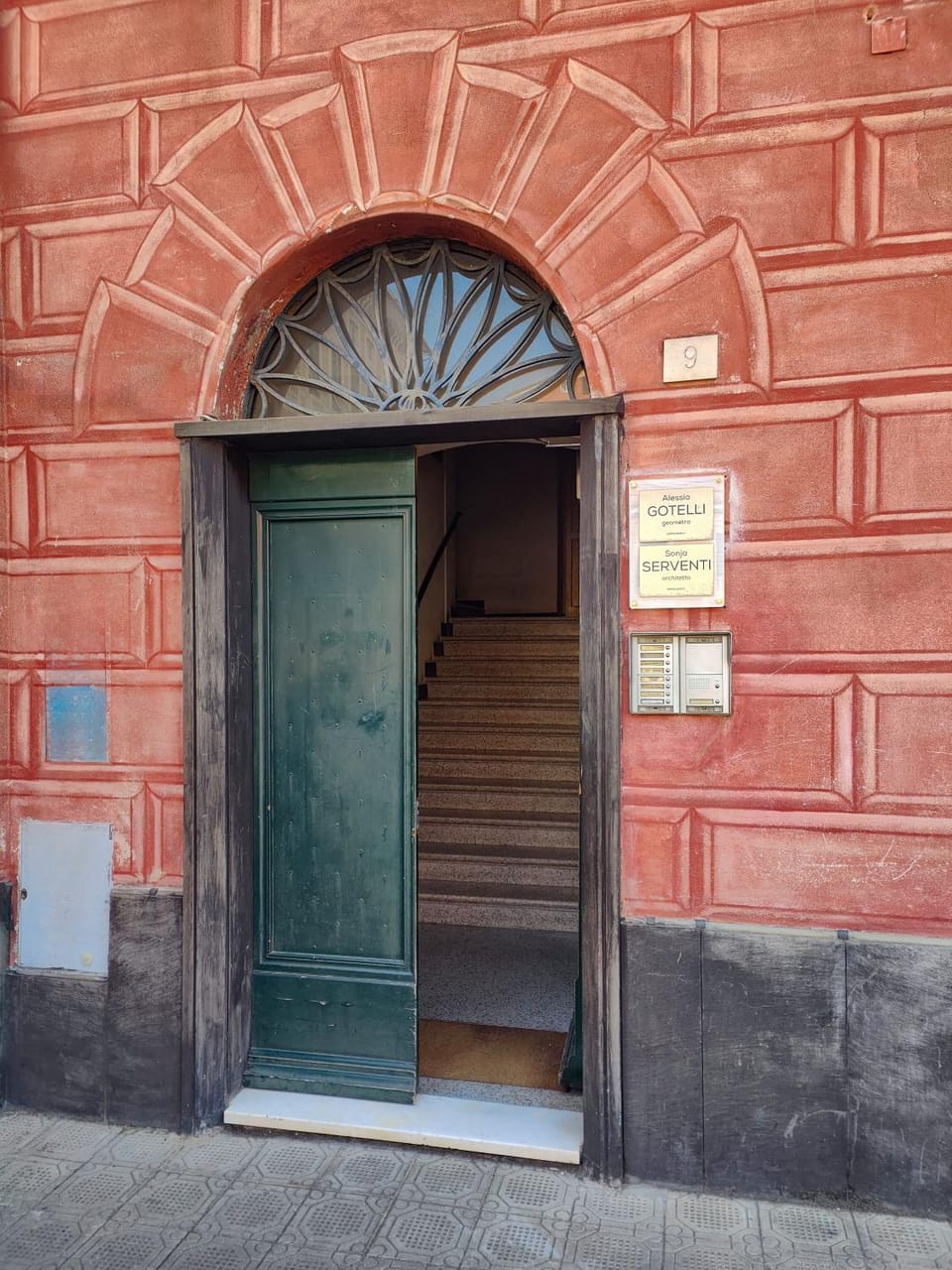 Facade/entrance