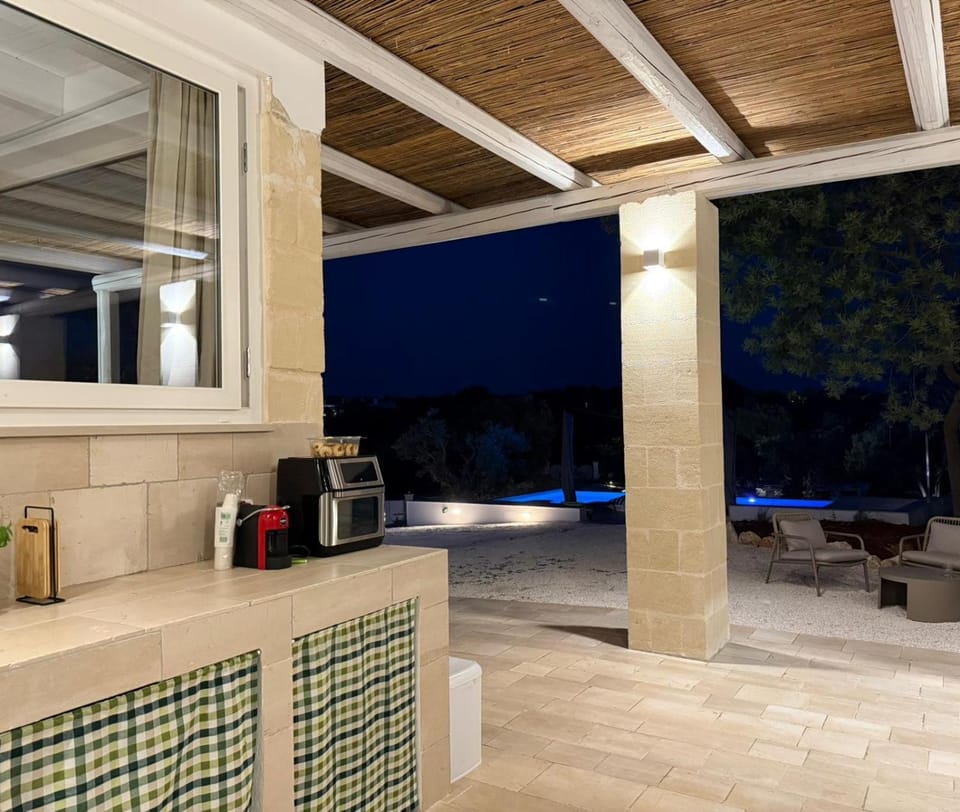 Patio, Night, Coffee/tea facilities, Kitchen or kitchenette, Dining area, minibar