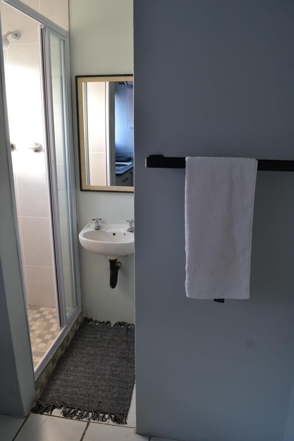Bathroom, towels