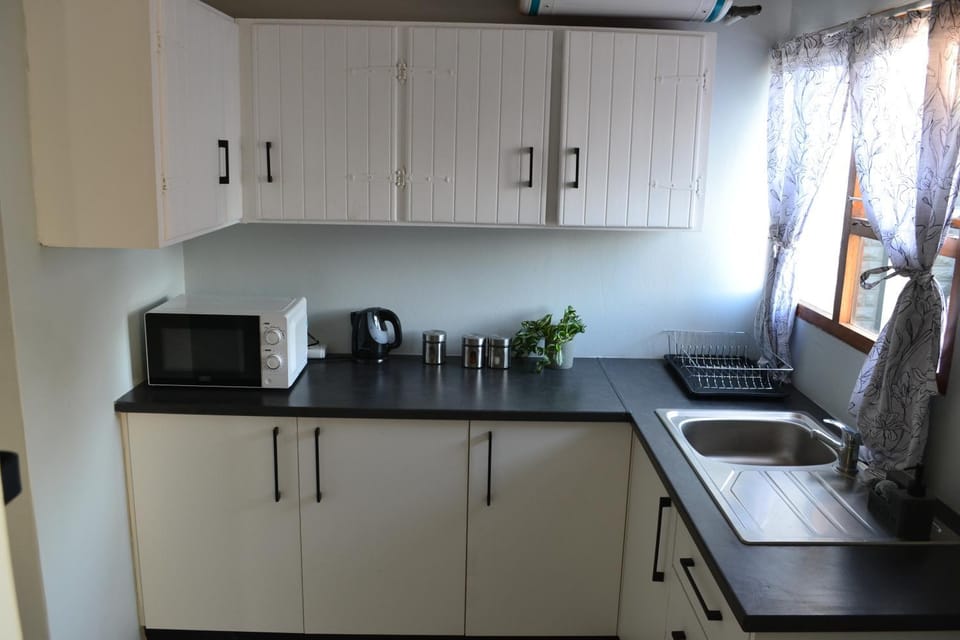 Coffee/tea facilities, Kitchen or kitchenette, microwave
