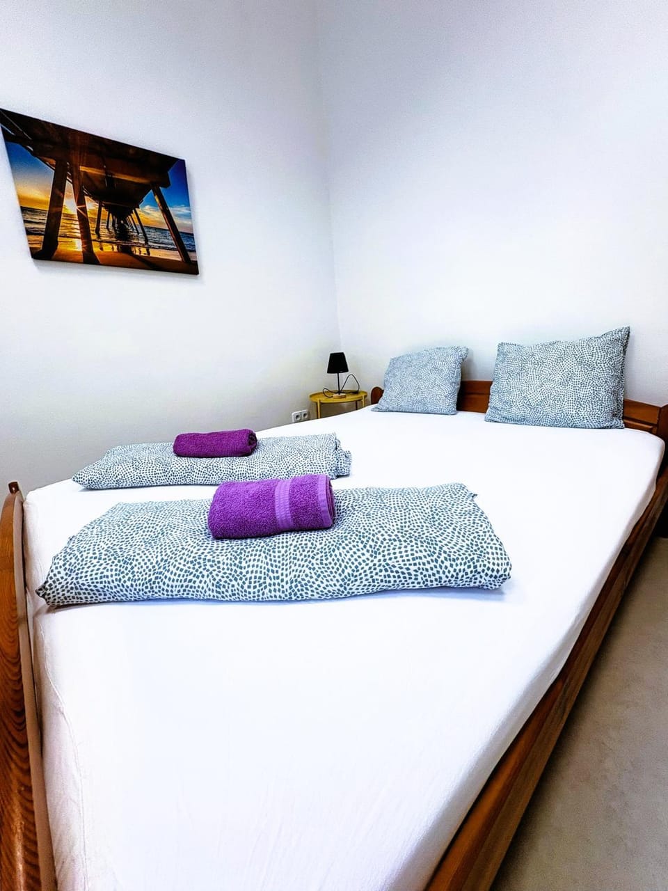 Bed, Bedroom, towels, towels