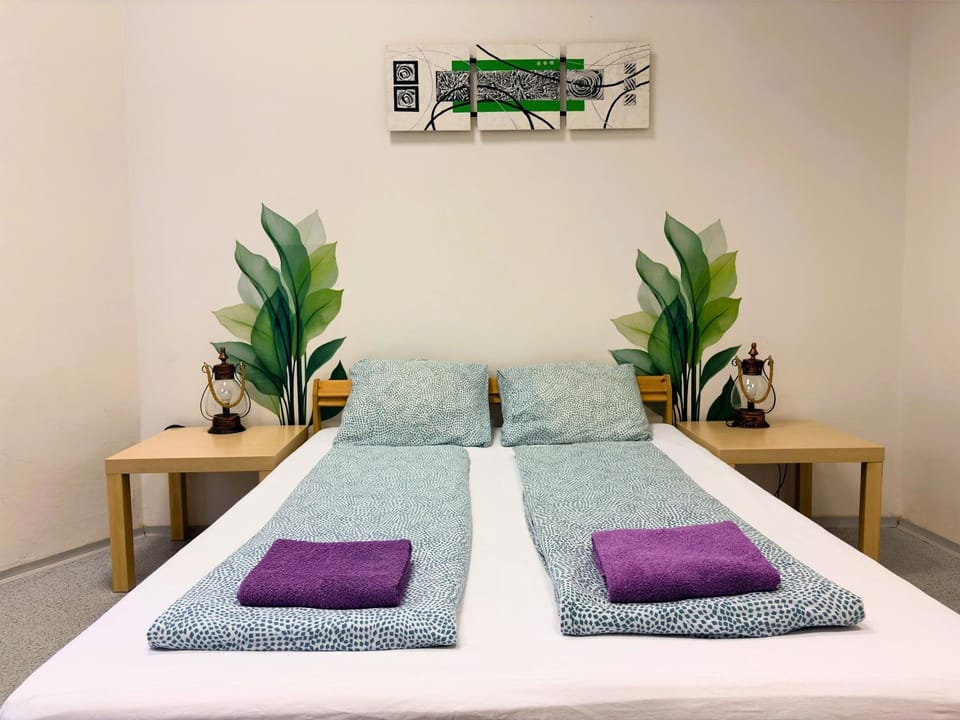 Bed, Photo of the whole room, Decorative detail, Bedroom, towels