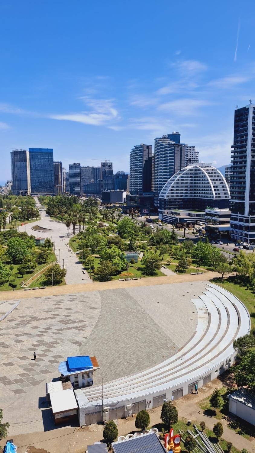 Property building, Bird's eye view, View (from property/room), City view, Garden view, Sea view, Street view