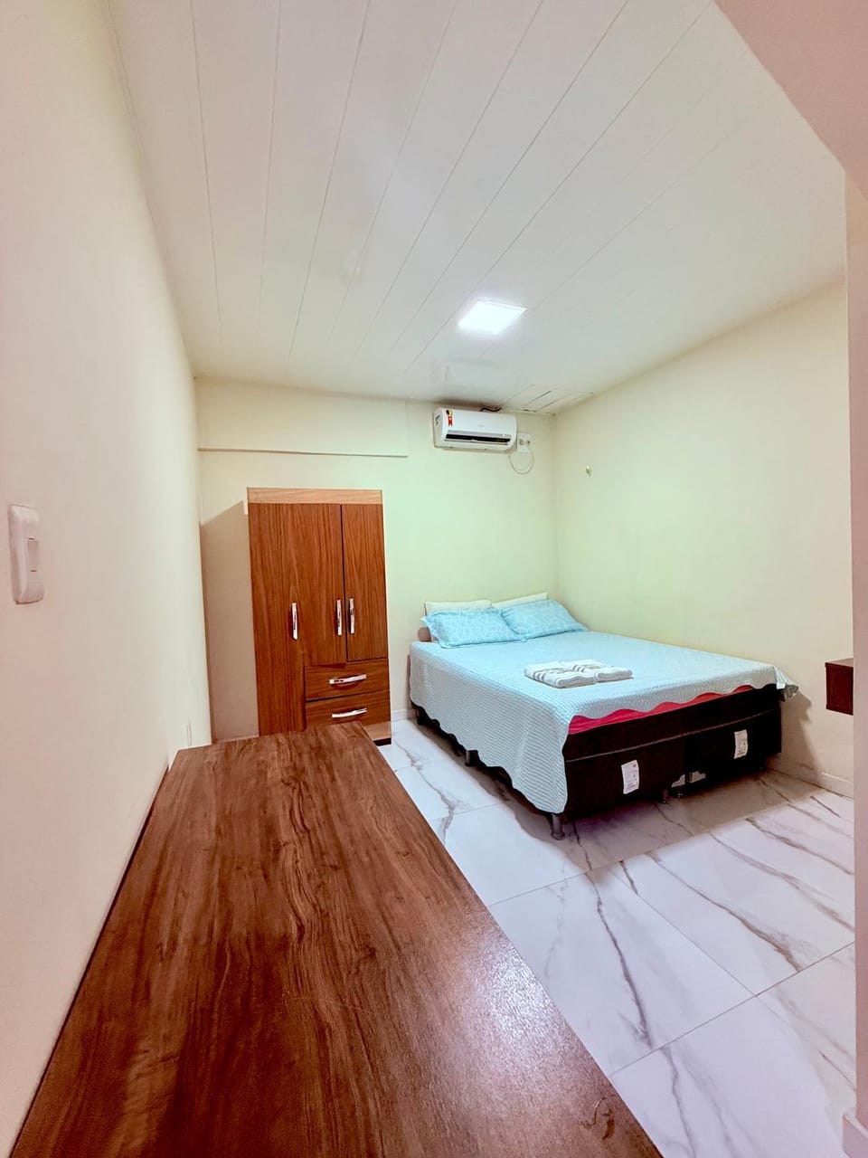 Bed, Bedroom, air conditioner