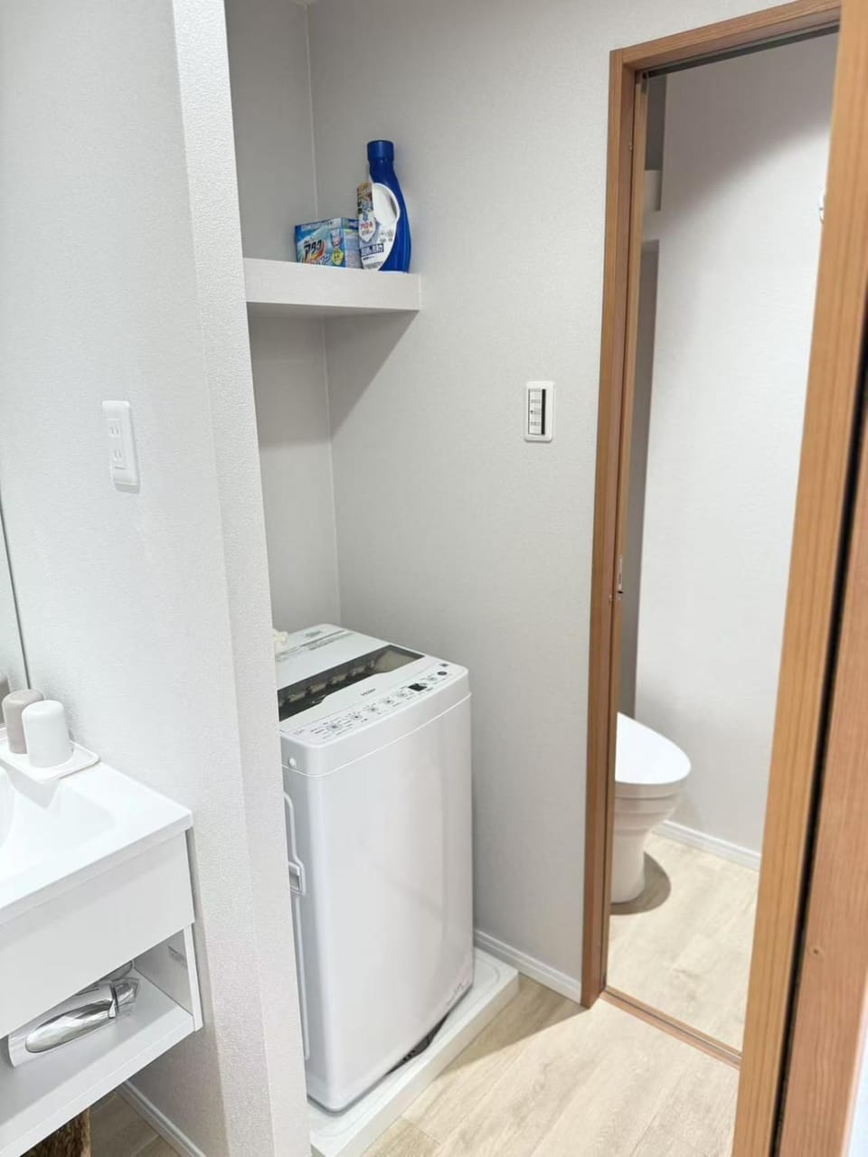 浅草駅徒歩8分 浅草寺すぐそばの仲見世散策ステイ DqcSoE Apartment in Japan
