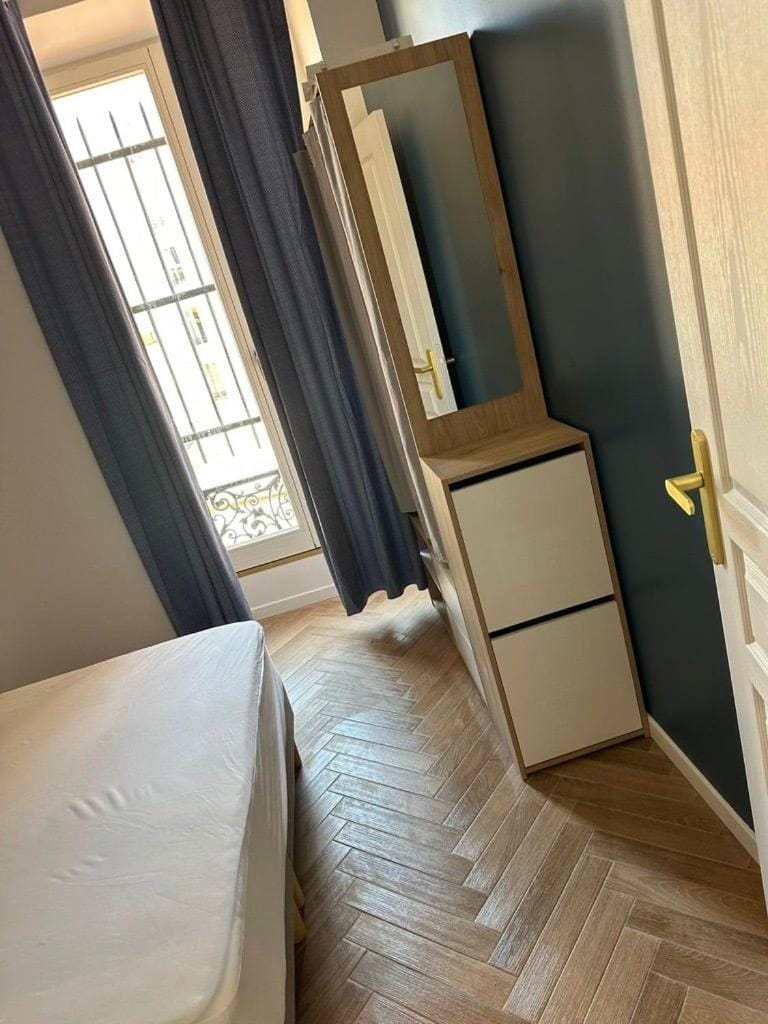MOON 21 Apartment in Nice