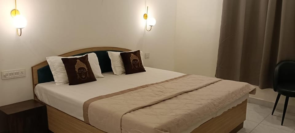 Resova club and Banquet Hotel in Lucknow