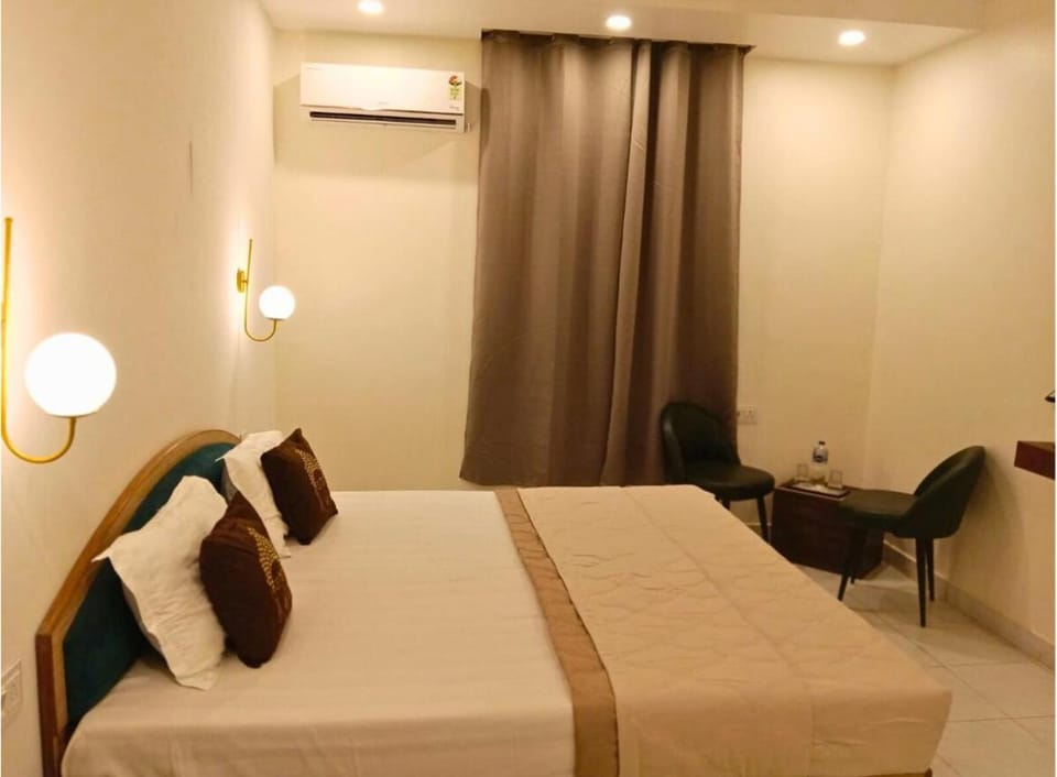 Bed, Photo of the whole room