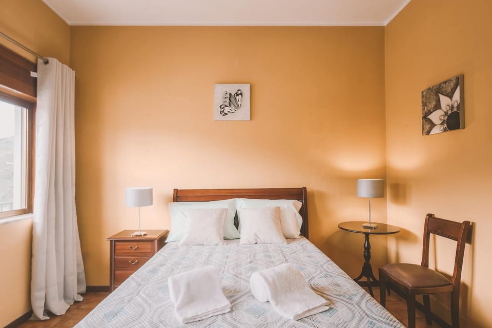 Bed, View (from property/room), Bedroom, Landmark view, River view, internet