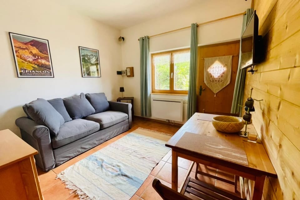 Gîte Studio With Terrace Close To The City! Apartment in Briançon