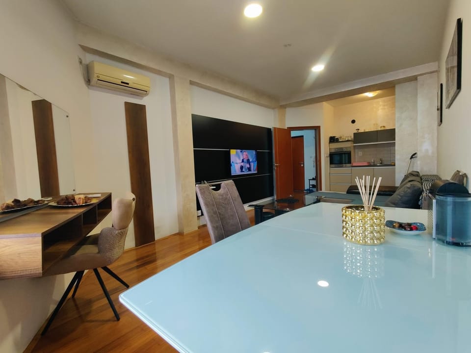 Petra Apartment, free parking Apartment in Novi Sad