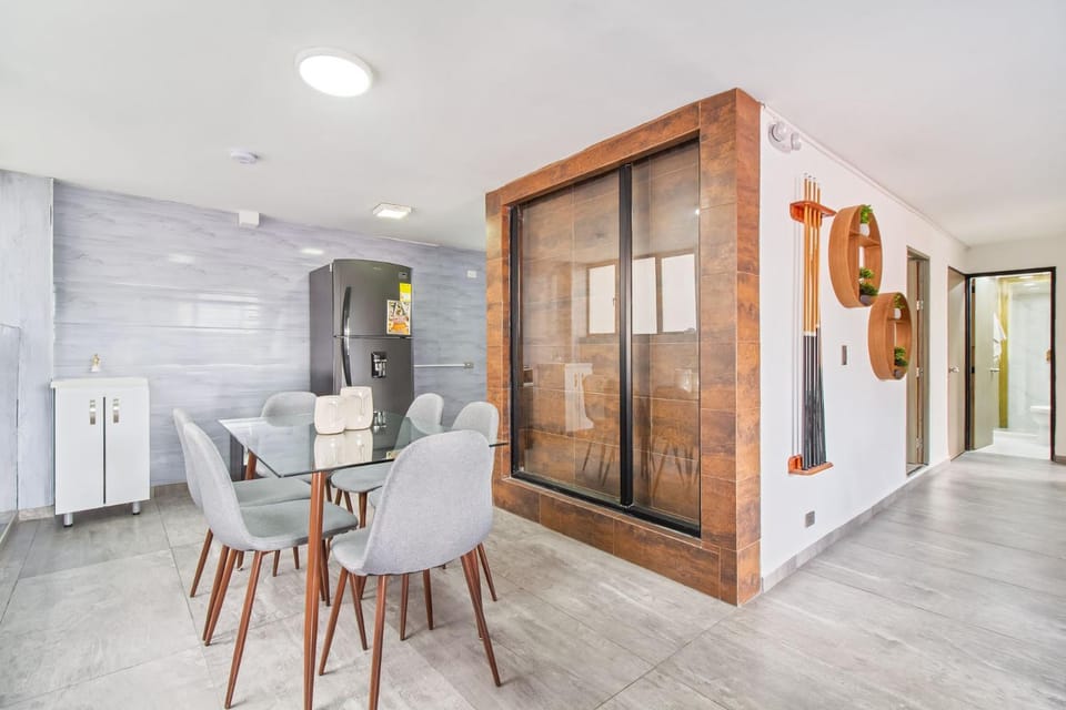 Seating area, Dining area