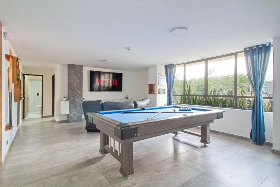 Communal lounge/ TV room, Billiard, TV and multimedia