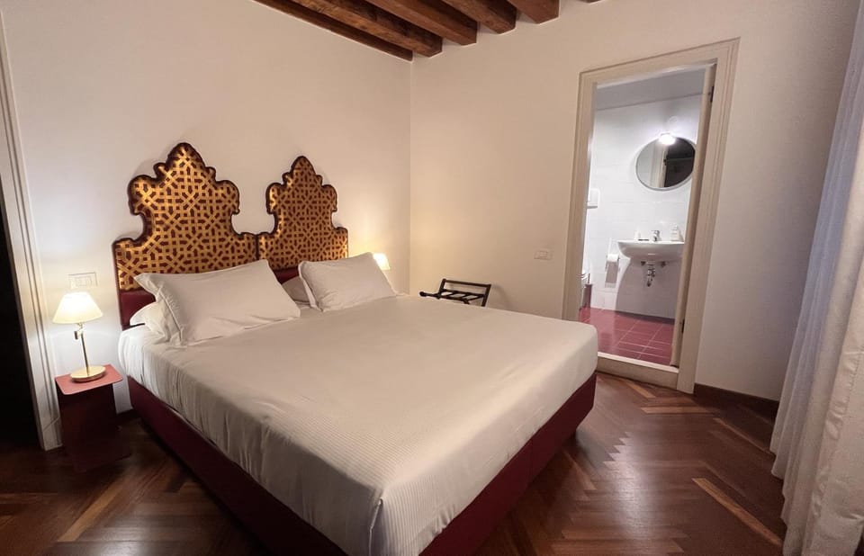 Comedia by Suites alla Maddalena Apartment in Venice