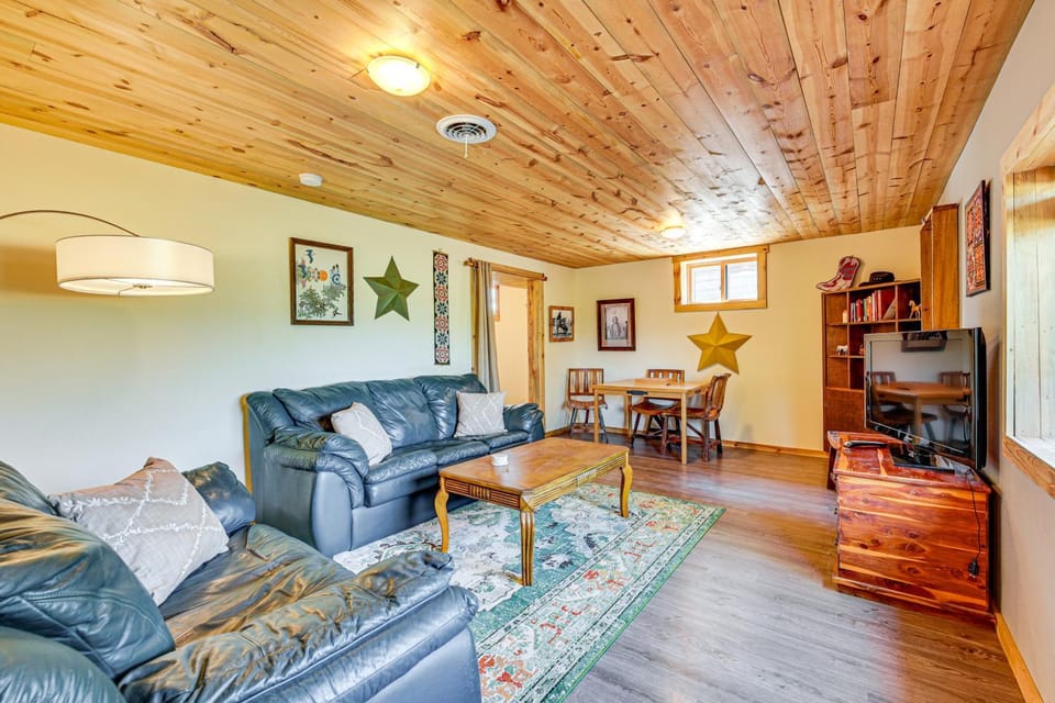 3 Mi to Dtwn: Mtn-View Retreat in Hot Springs! House in Black Hills