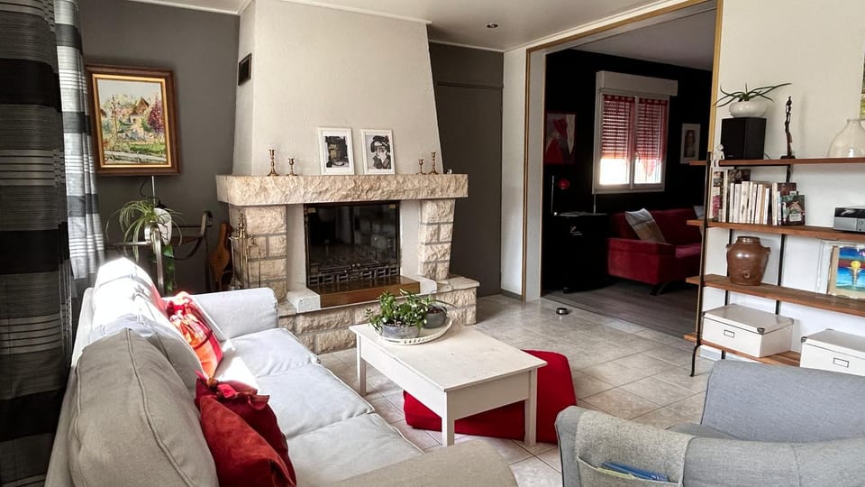 Living room, Seating area