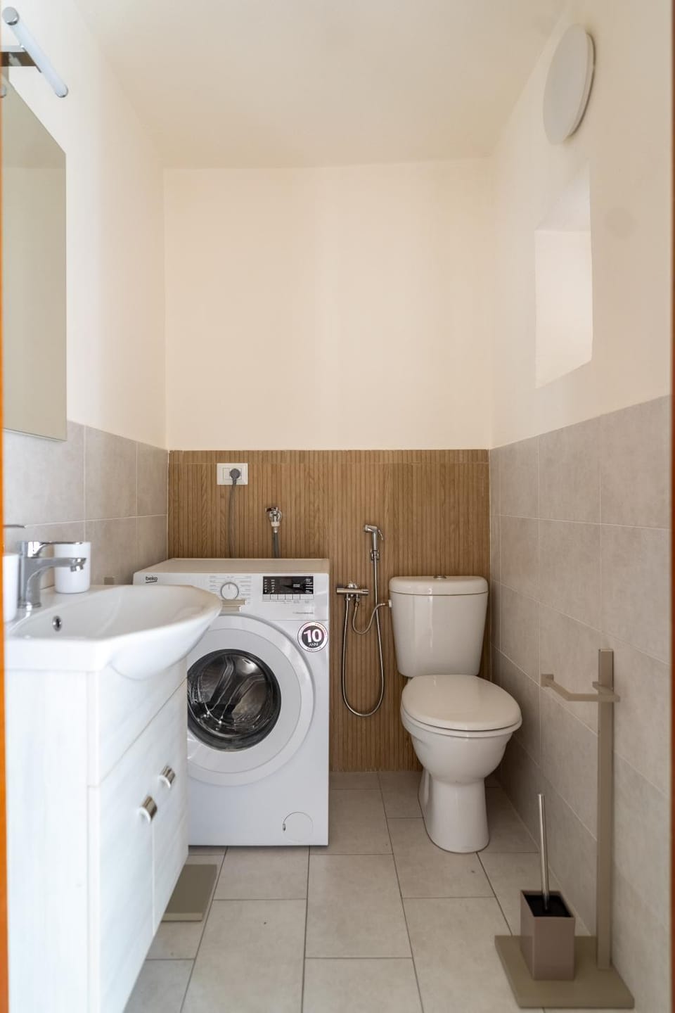 Toilet, Bathroom, washing machine