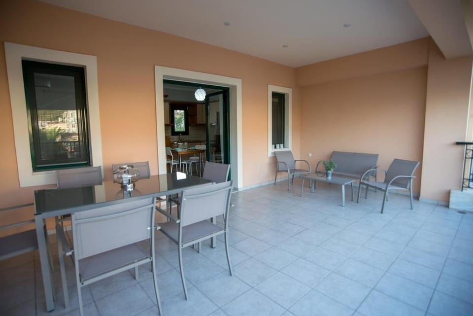 Menidi by the sea Apartment in Peloponnese, Western Greece and the Ionian