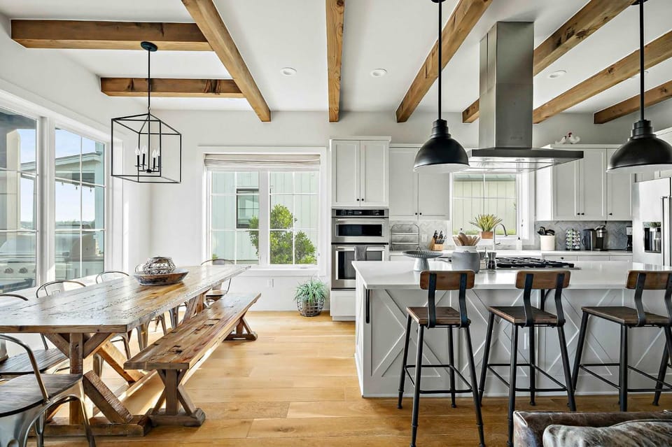 Scenic Lake Travis Farmhouse - Pickleball - BBQ House in Lake Travis
