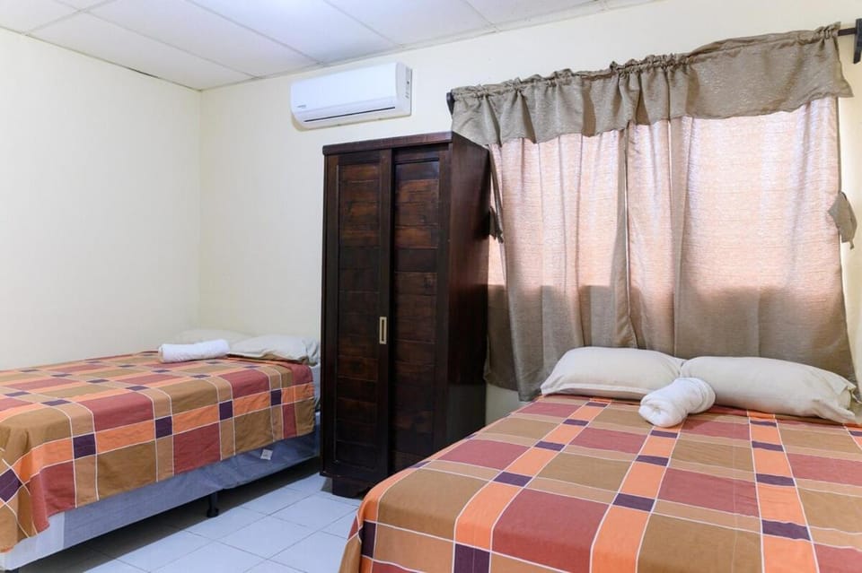 p3 Apartamentos Petenchel, por Aeropuerto Flores, Petén Apartment in Guatemala