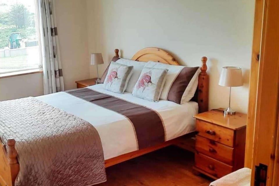 Tranquil Retreat at Ailt Cottage- Sleeps13 House in County Donegal