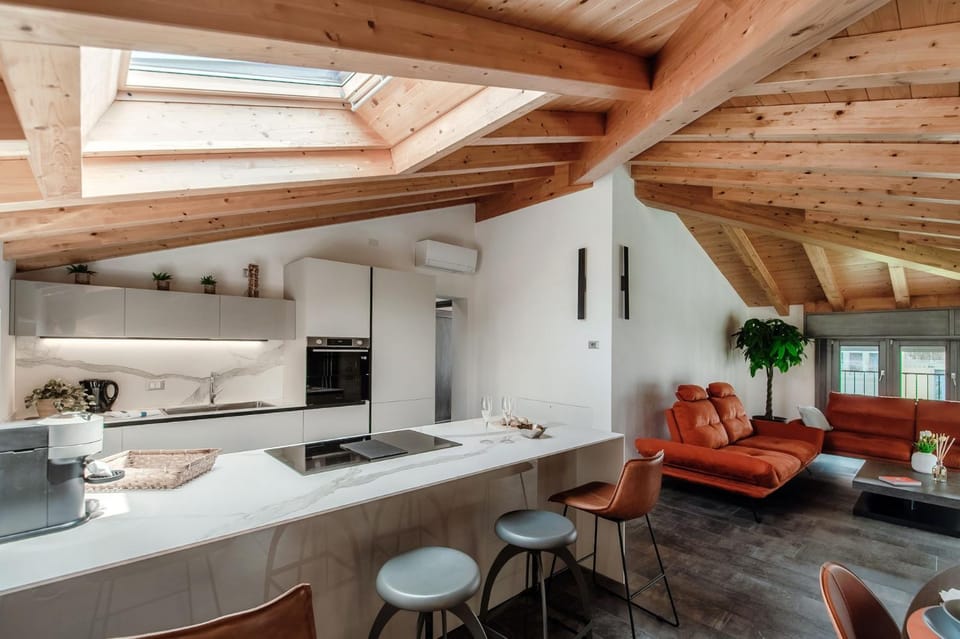 Easylife - Attico Design, Comfort a Como Apartment in Como